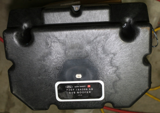 Sub-Woofer, Bottom